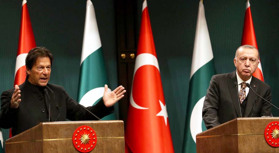 PM discusses IoK issue with Turkish President