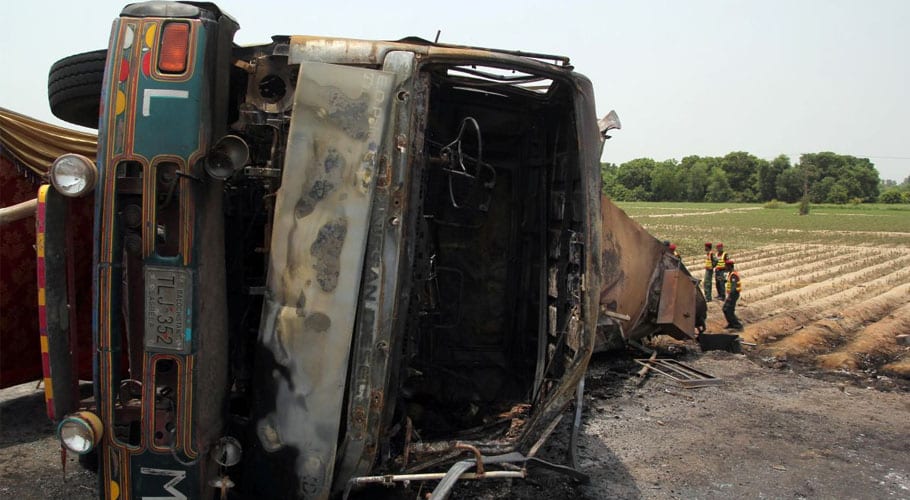 Oil Tanker turns over at Indus Highway, in Dera Ghazi Khan
