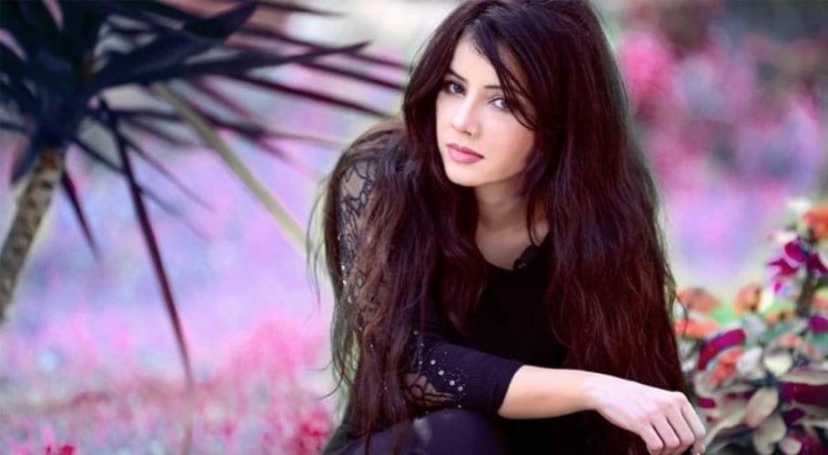 Rabi's controversial photo sparks outrage on Internet