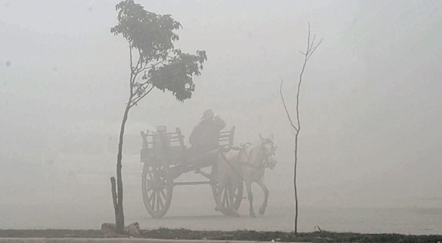 Heavy fog reduces visibility level to 50 meters at M-1 motorway