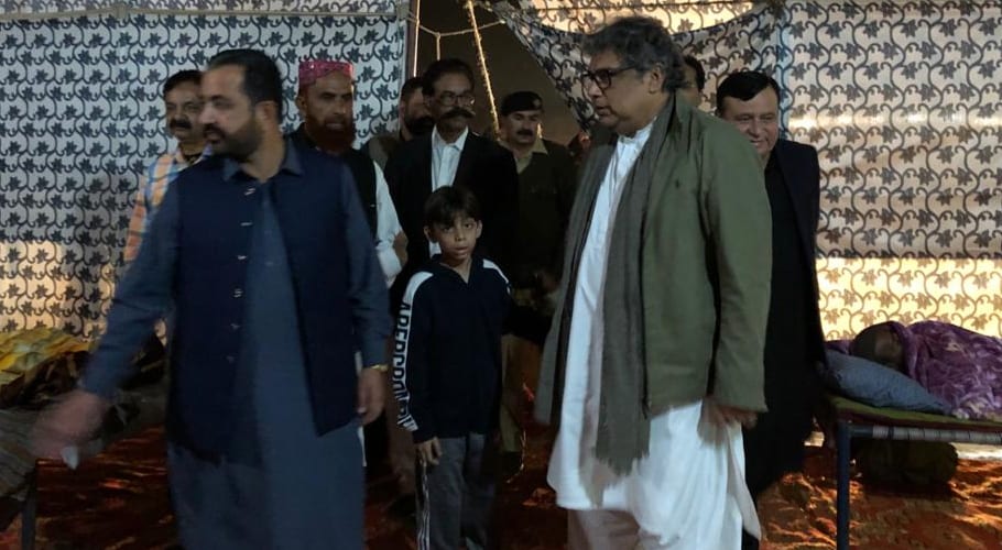 Ali Zaidi provides shelter and food in panahgah in Karachi