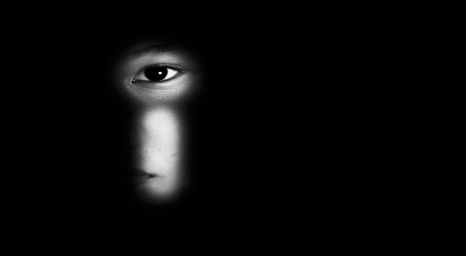 Elfy spilled into eyes of a young boy in Karachi