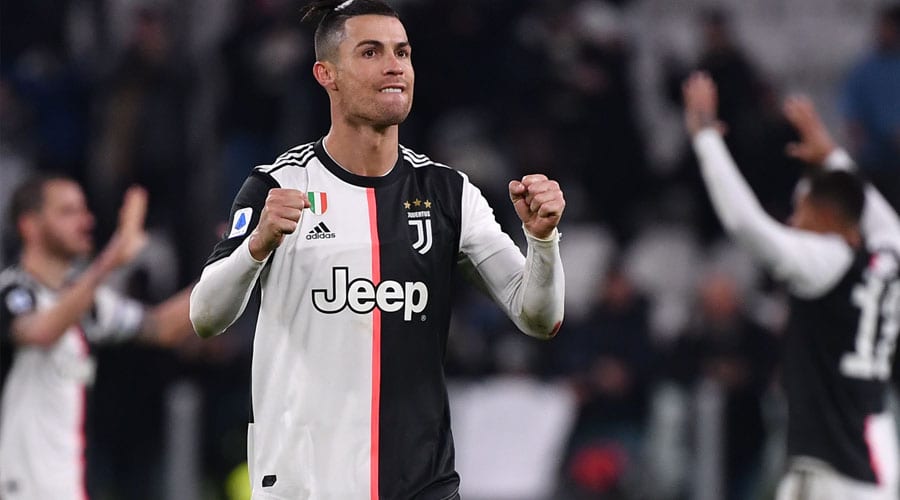 Ronaldo was honoured by Guinness World Records on his achievement (ONLINE)