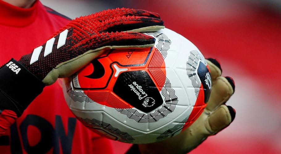 Premier League clubs to consult players on 30% wage cut