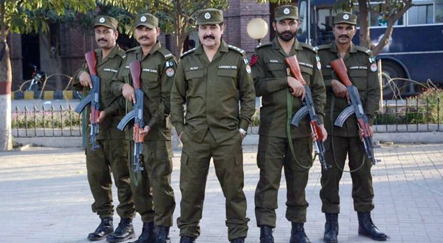 Rawalpindi police distribute ration among needy families