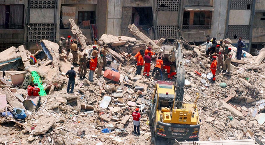 Lyari building collapse death toll climbs to 18