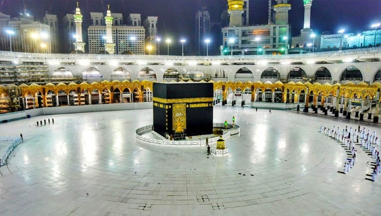 The prayer halls can now accommodate up to 300,000 worshipers. Source: Arab News. 