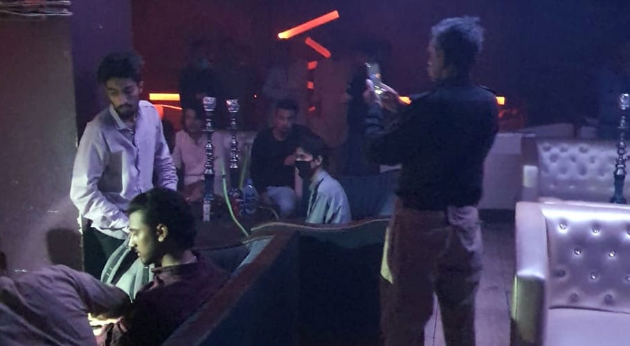 Shisha cafe raided in Karachi, 35 arrested