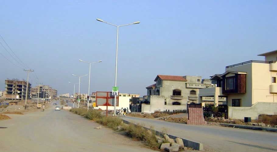 CDA officials illegally allot six valuable plots to property mafia