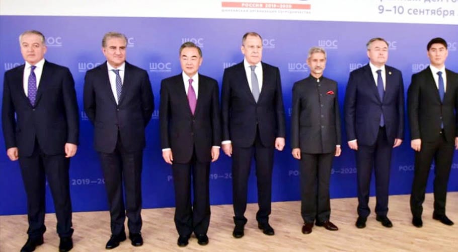 FM Qureshi discusses bilateral issues with Kyrgyz counterpart