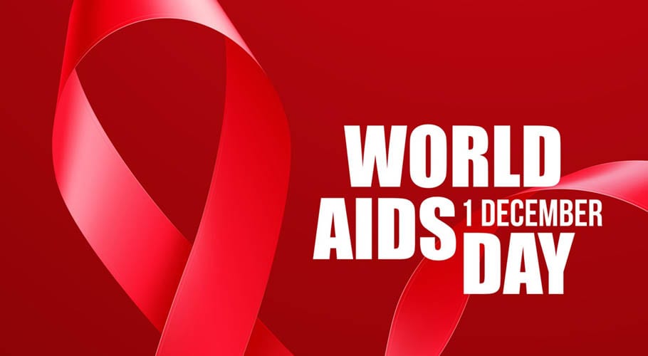 How many people are HIV positive in Pakistan?