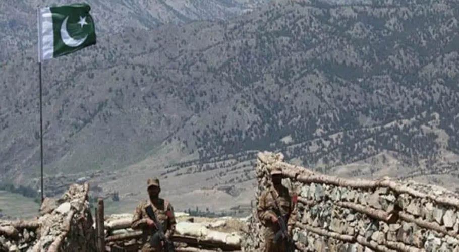 Pakistan Army has handed a group of Afghan soldiers. Source: FILE.