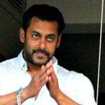Salman Khan can be seen arriving at the airport as he leaves the country for the shoot of his upcoming film Tiger 3 (PHOTO: ONLINE)