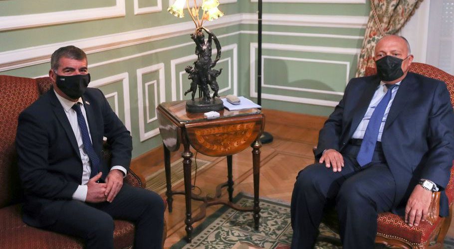 Egyptian Foreign Minister Sameh Shoukry meets with Israeli Foreign Minister Gabi Ashkenazi. Source: Reuters.