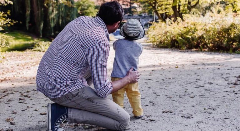 Father's Day is observed on the third Sunday of June. Source: Pixabay.