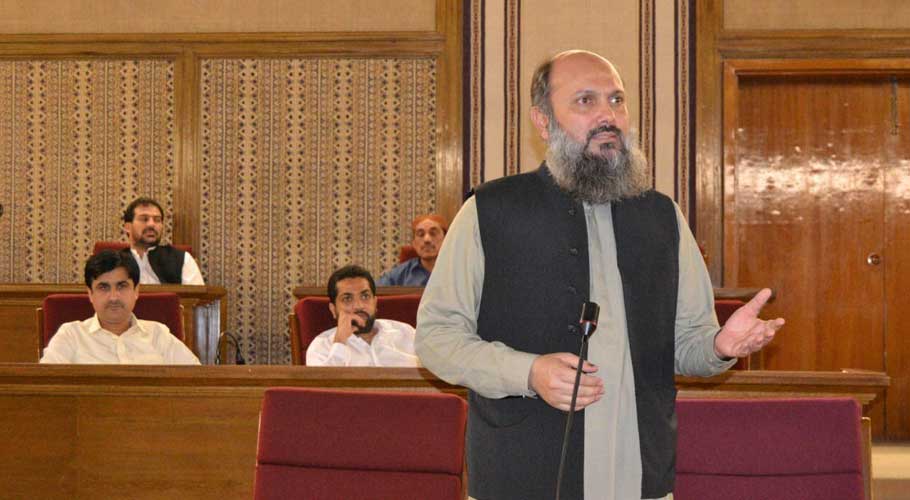 Jam Kamal addressing a session of the Balochistan Assembly. Source: Tribune