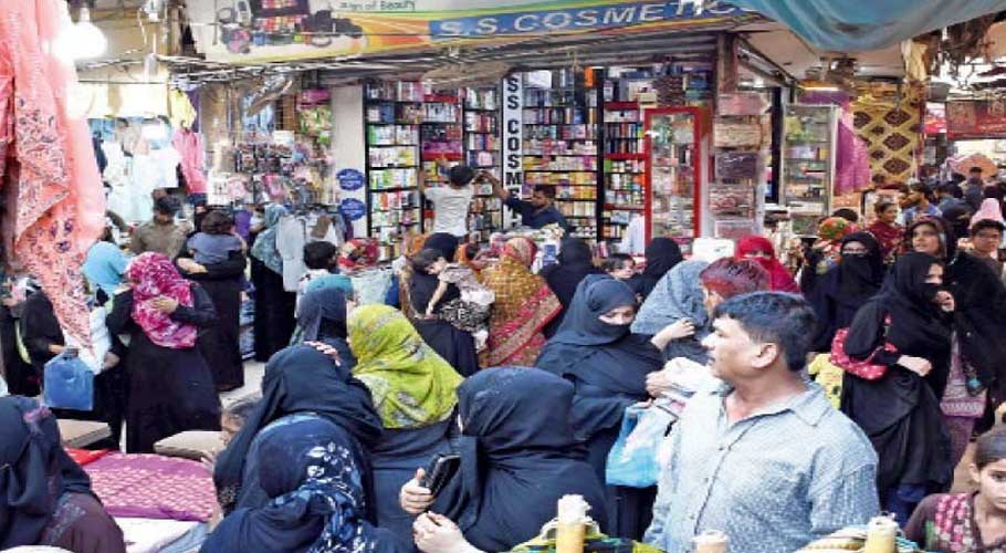 Sindh extends business hours till 8pm, makes vaccinations mandatory
