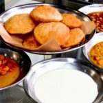 When it comes to trying delicious kachoris then the Delhi Sweet in Karachi's Shah Faisal colony number 3 is the perfect spot to try mouth-watering desi souvenir. 