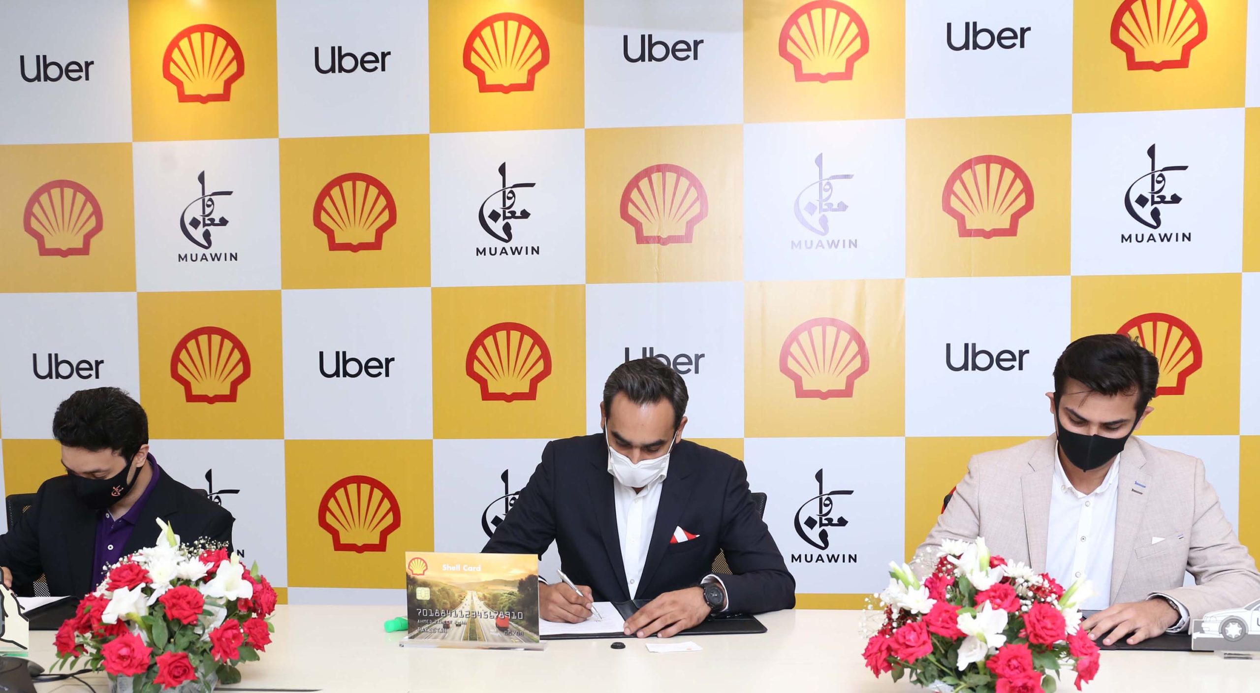 Uber’s global ride-hailing platform seamlessly connects commuters with partner drivers and eases mobility for all.