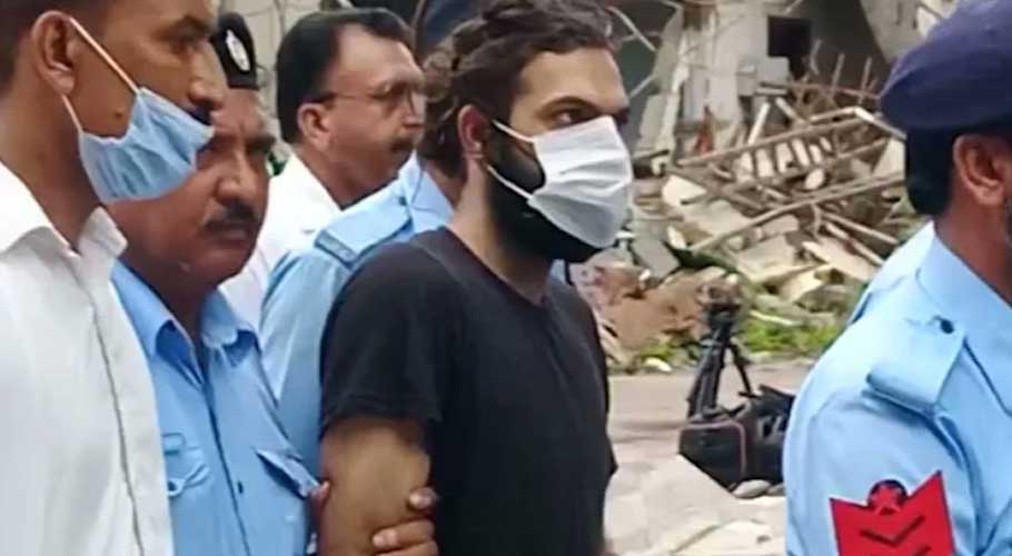 Zahir Jaffer pretends to faint during polygraph test