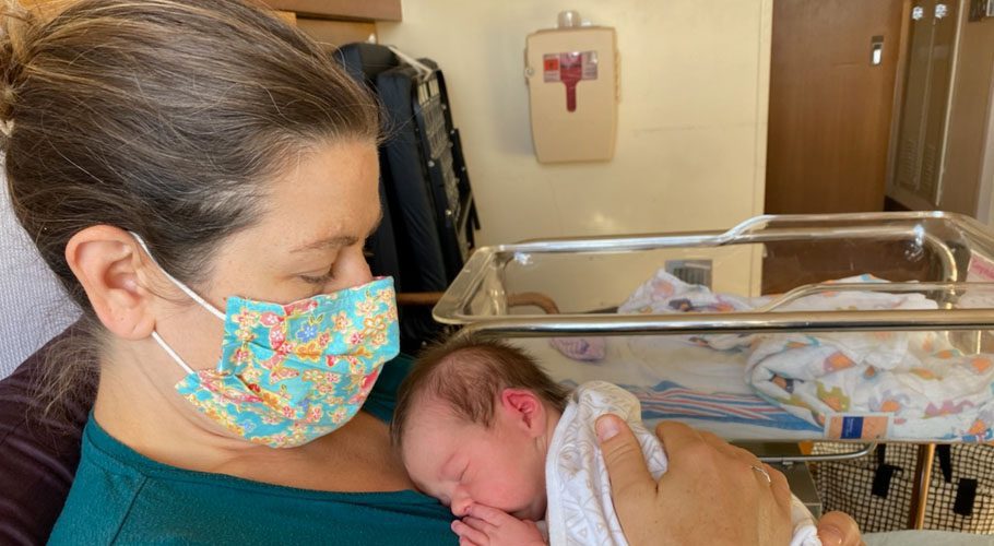 Breastfeeding has many advantages for mother and child and does not need to be discontinued during COVID-19 infection