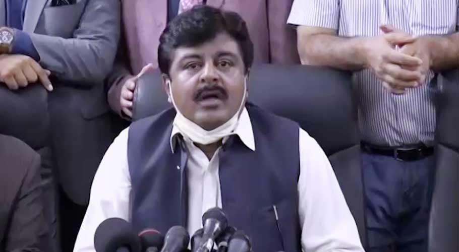 He met representatives of private schools’ associations. (Source: DawnNewsTV)