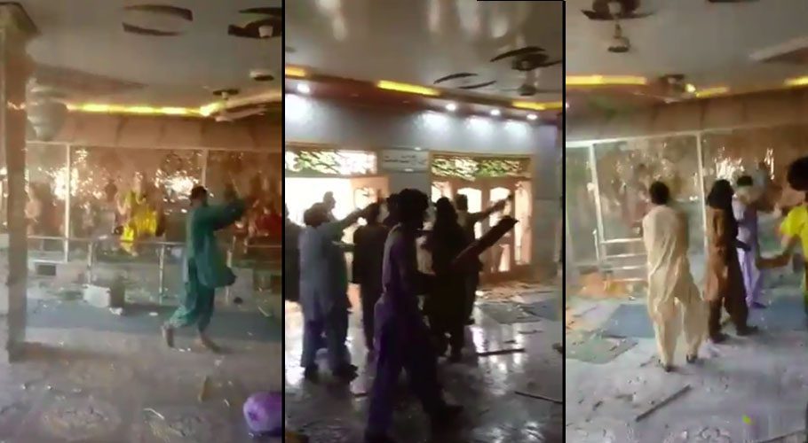 A Hindu temple was vandalized in Bhong near Rahim Yar Khan. Source: Twitter/Screengrab