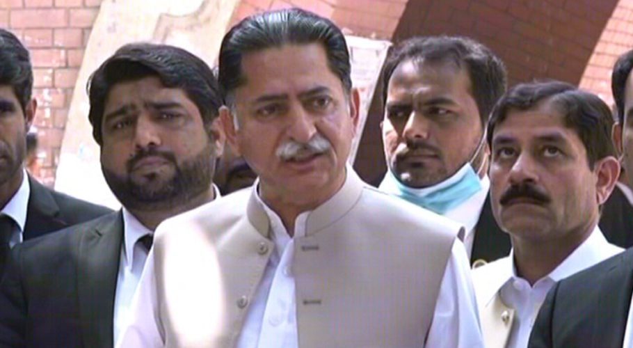 Javed Latif said that he could leave the assembly for the sake of Nawaz Sharif. (Photo: Dawn)