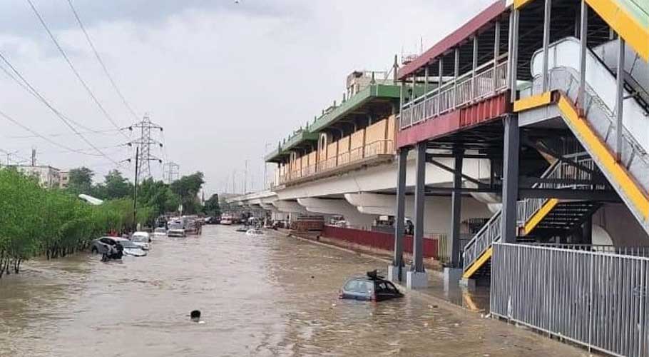 Met department warns of urban flooding in Karachi. (Source: Twitter)