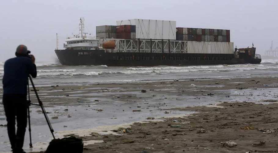 The ship will undergo repairs at Keamari: SAPM. (Source: AP)