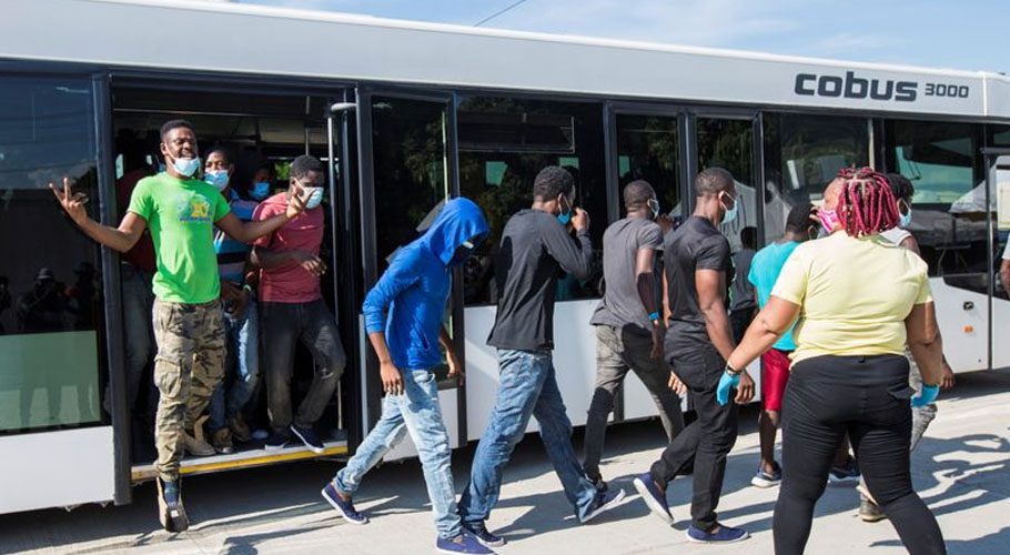Nearly 10,000 migrants, mainly Haitian, remain in worsening conditions in the impromptu camp (Investing.com)