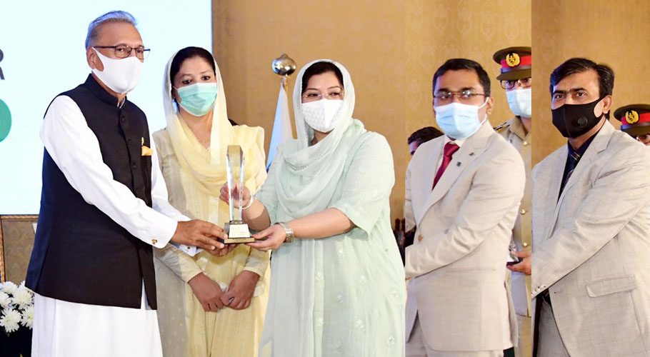 The president also conferred awards among three Best University Teachers. Source: PID.