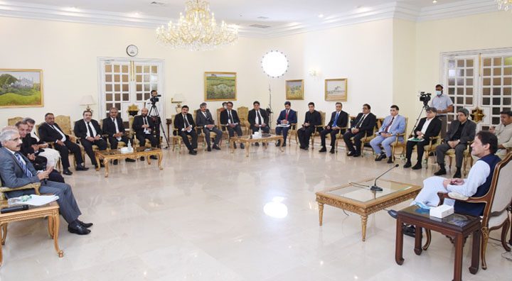 Members of the SCBA Executive Committee called on Prime Minister Imran Khan. Source: Twitter.