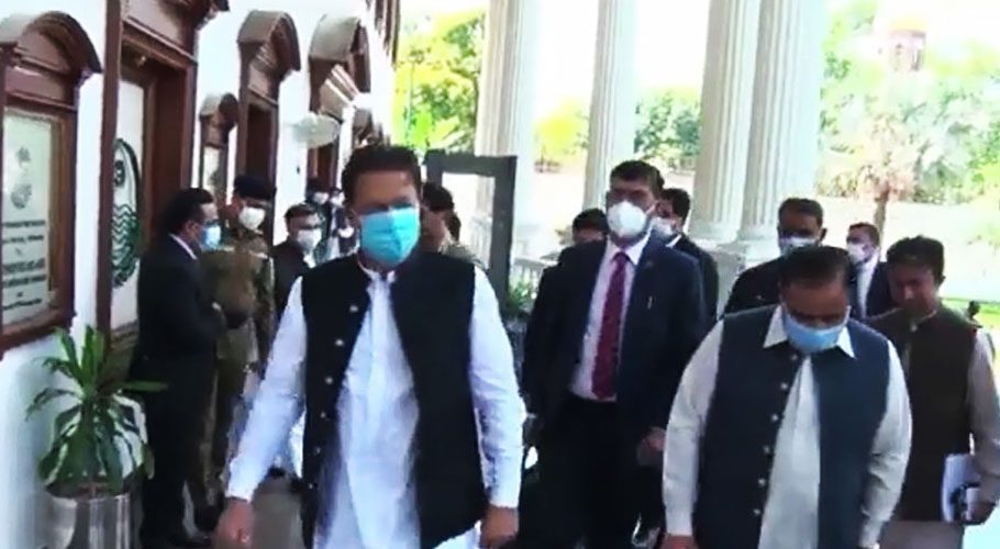 Punjab Chief Minister Usman Buzdar met with Prime Minister Imran Khan. Source: Radio Pakistan.