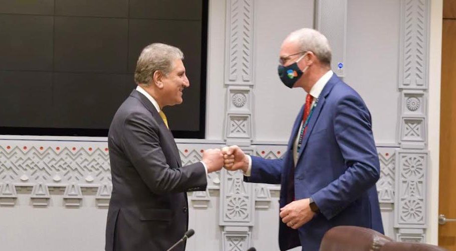 Foreign Minister Makhdoom Shah Mahmood Qureshi met his counterpart in New York. Source: MOFA/Twitter