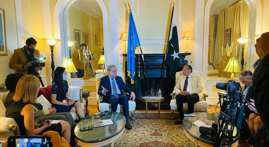 Foreign Minister Shah Mahmood Qureshi held a meeting with the UN Press Representatives in New York. Source: MOFA/Twitter.