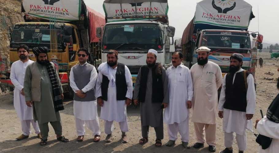 Trucks carrying handed over by Pak-Afghan Cooperation Forum. (Source: APP)
