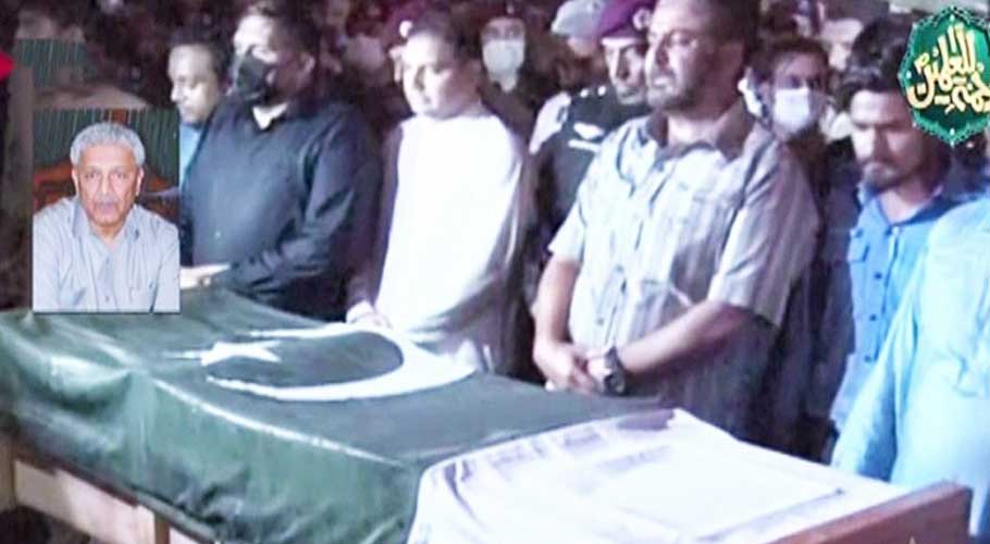 Large number of people attended the funeral despite rain. (Source: DawnNewsTV)