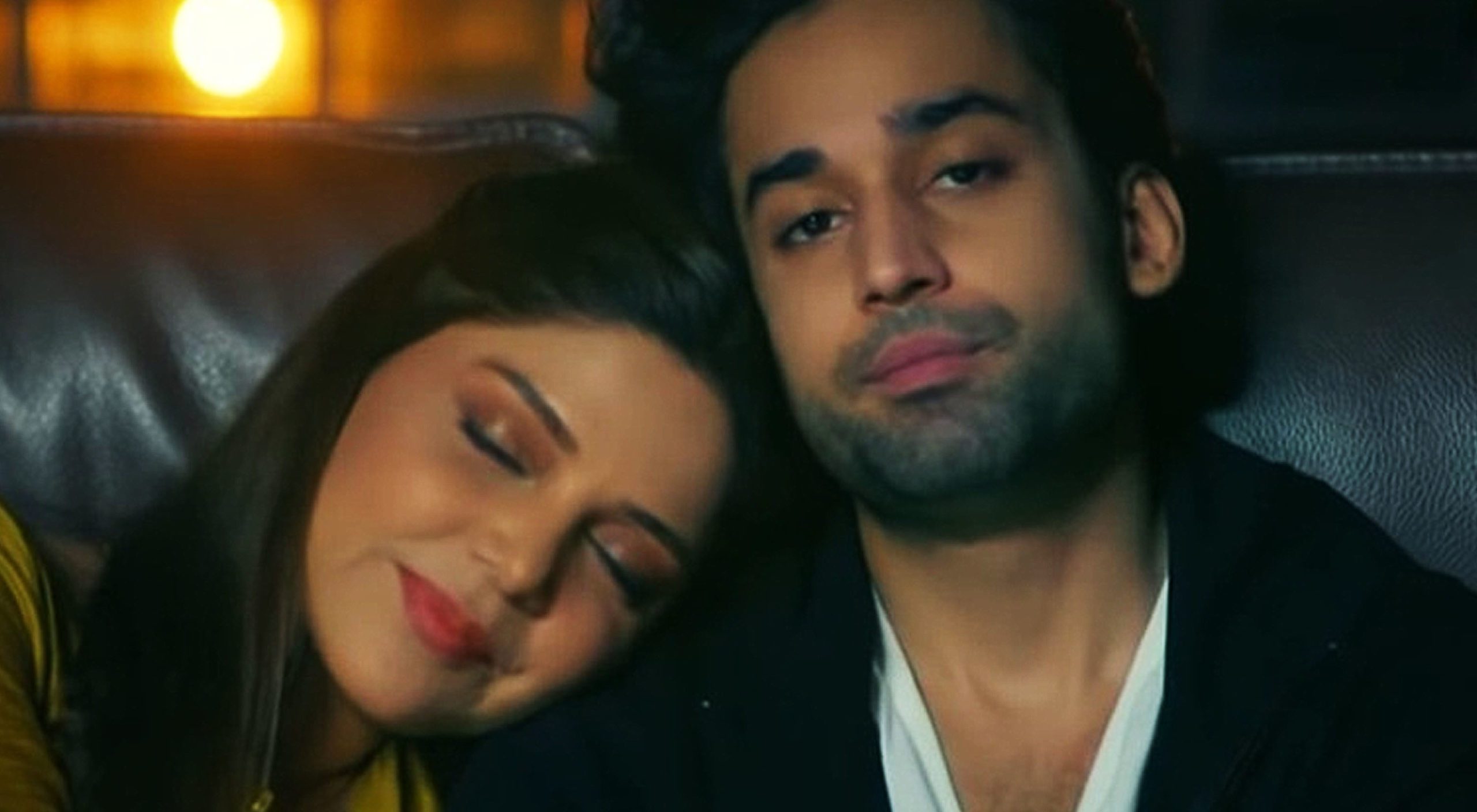 Dobara stars Hadiqa Kiani and Bilal Abbas Khan as the main leads (Online)