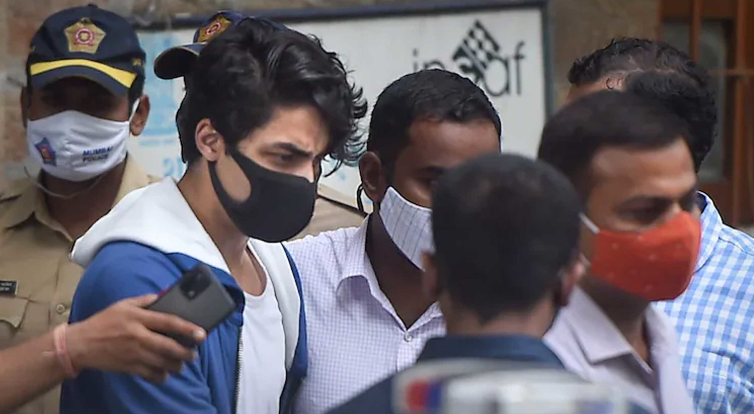 Aryan Khan being taken to Arthur Road jail. (Source: PTI)