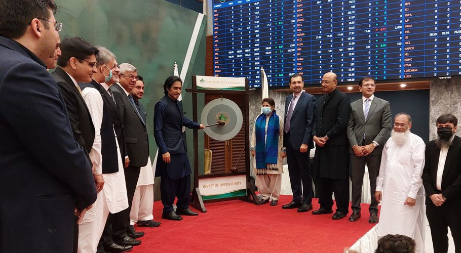 PCB Chairman Ramiz Raja visited the Pakistan Stock Exchange (PSX). Source: Twitter