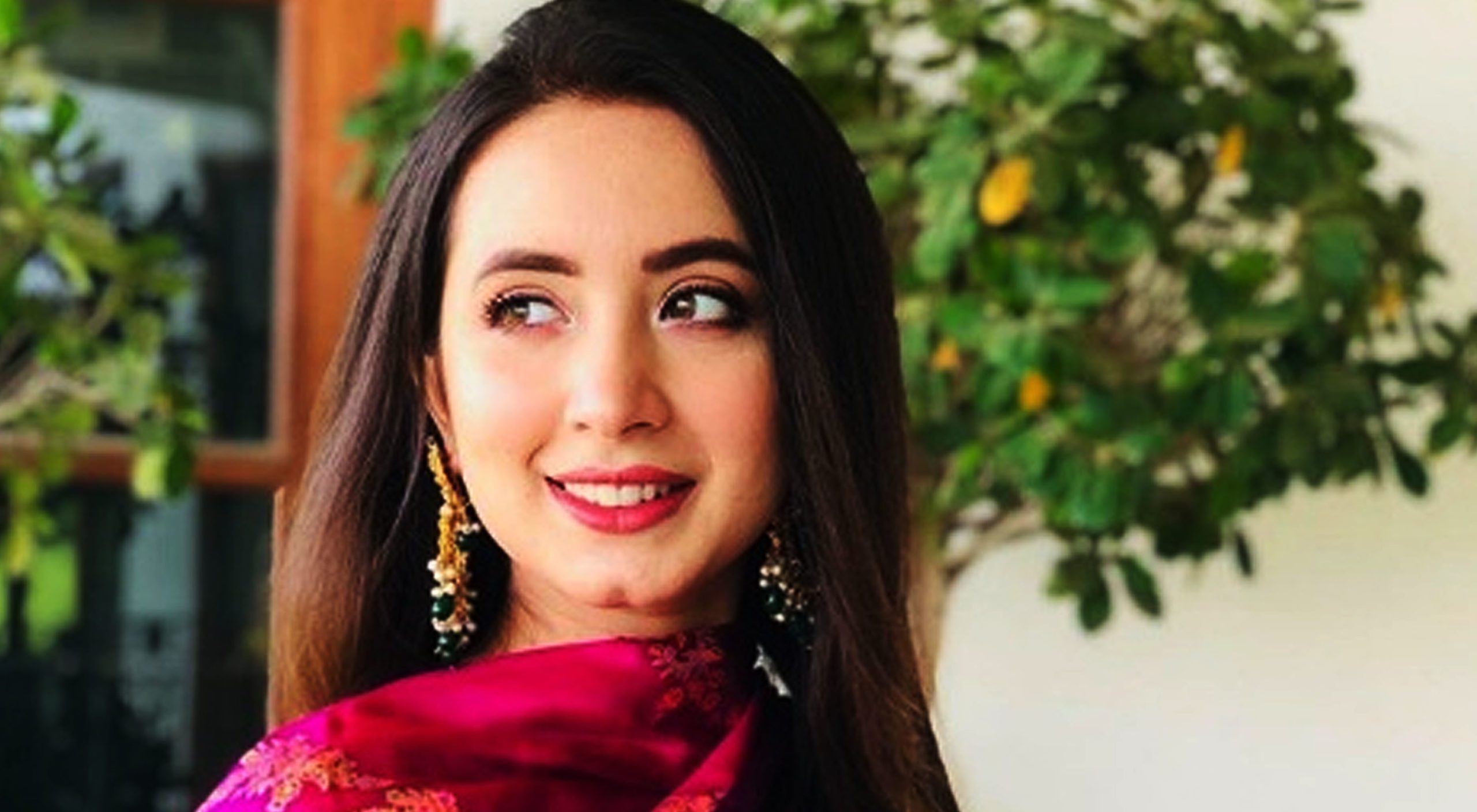 Komal Aziz is known for her leading role in Raaz-e-Ulfat (The Current)