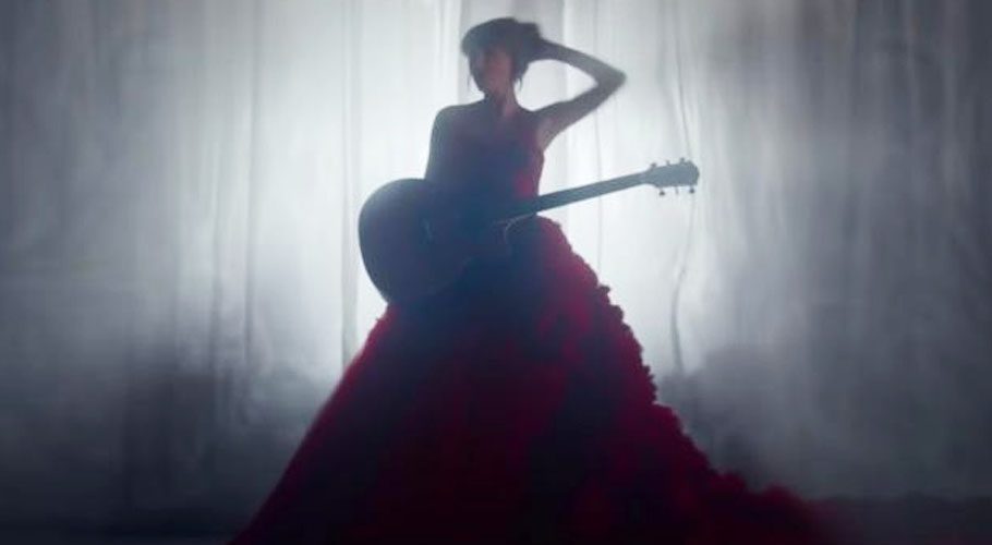 Taylor Swift's "I Bet You Think About Me" is all about her ex who broke her heart (Yahoo)