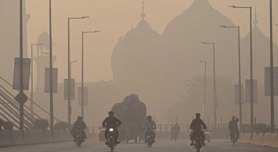 Court halves attendance in Punjab private offices over smog. (Source: AFP)