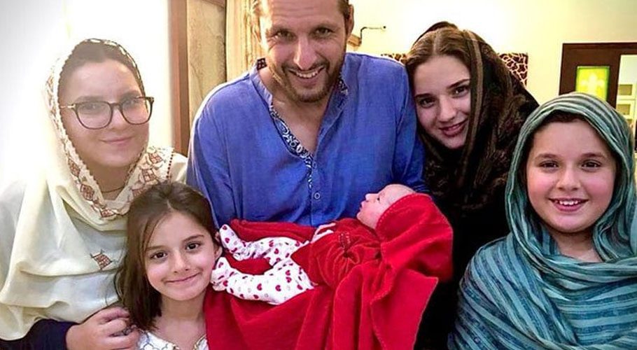 Shahidi Afridi has five daughters. Source: Twitter.