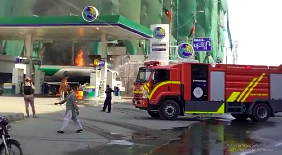 Six fire brigades were sent to diffuse the fire. Source: Twitter.