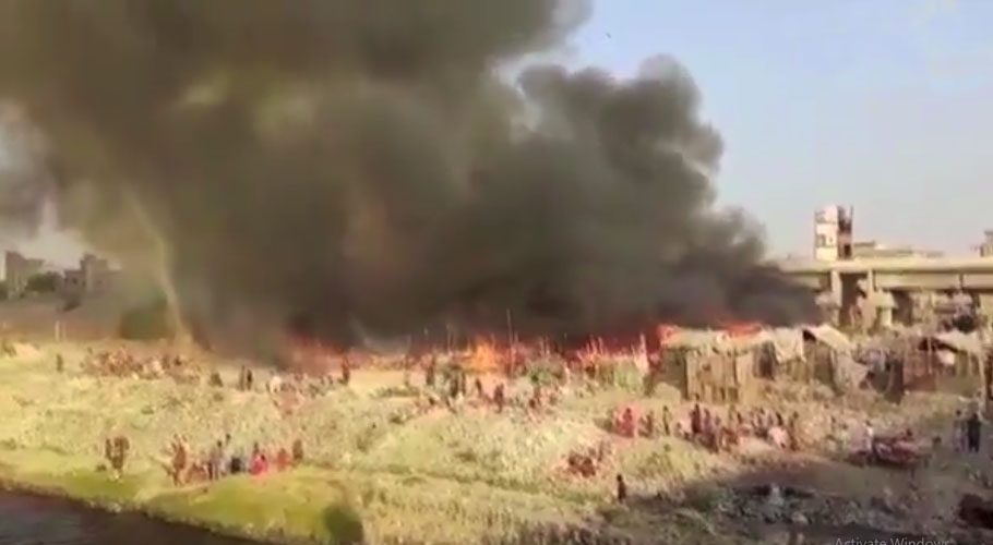 The fire broke out in a slum dwelling near Teen Hatti Bridge. Source: Twitter.