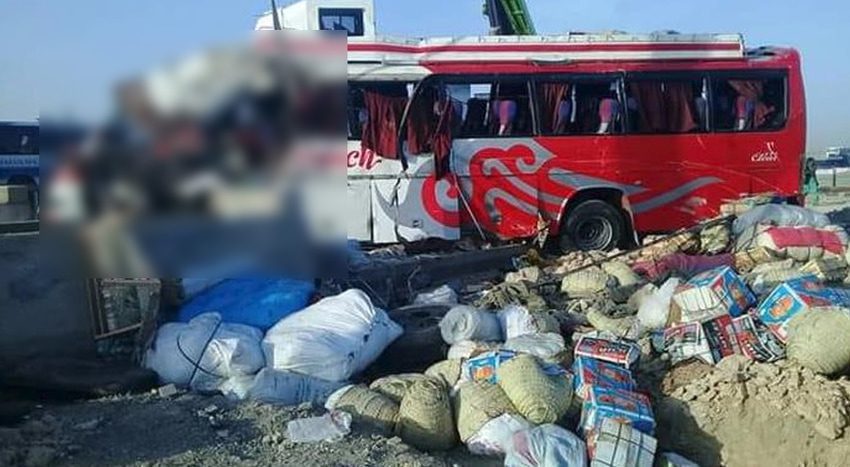 Fifteen people were injured in the horrific accident. Rescue workers rushed to the spot as soon as the incident was reported. (Photo: INC Pak)