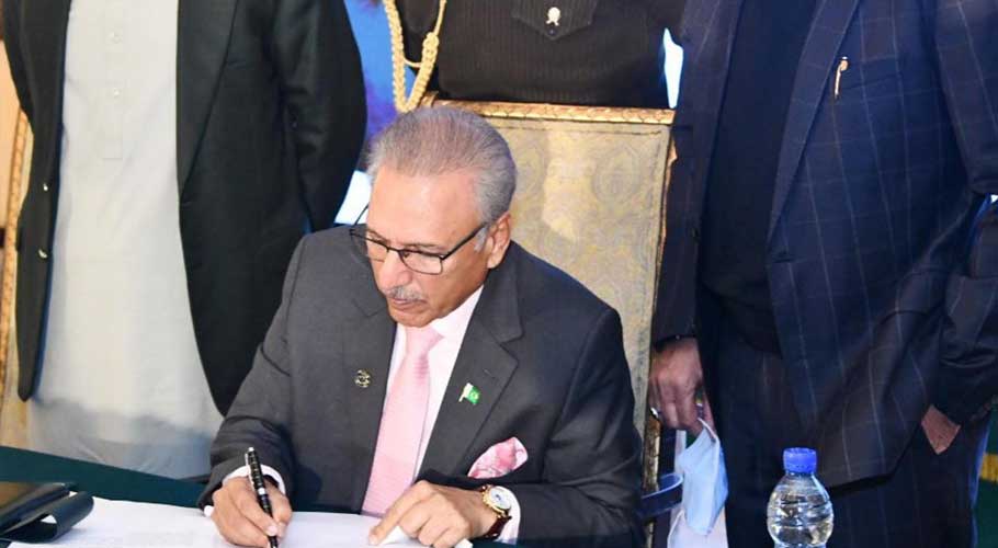 EVM will end rigging, ensure fair elections: President. (Source: Aiwan-e-Saddar)