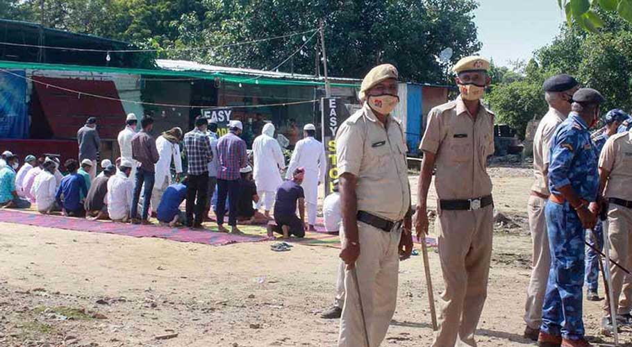 Offering namaz in open spaces will not be tolerated: CM. (Source: scroll.in)